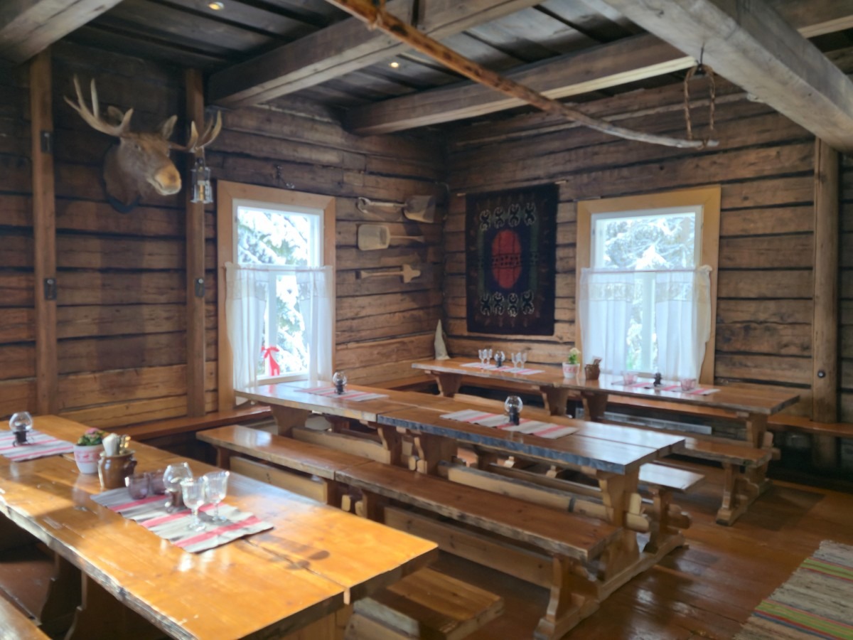 Moose Manor